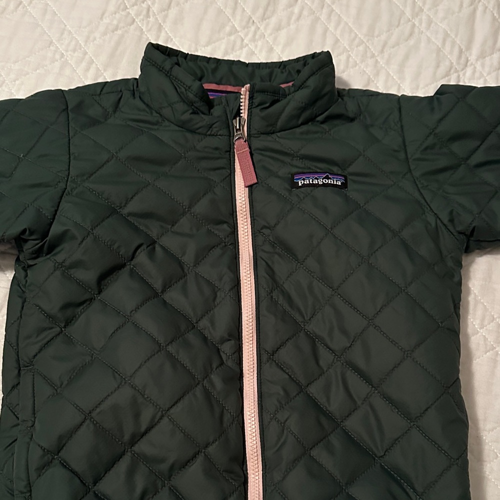 Patagonia Forest Green Quilted Jacket with Light Pink Zipper